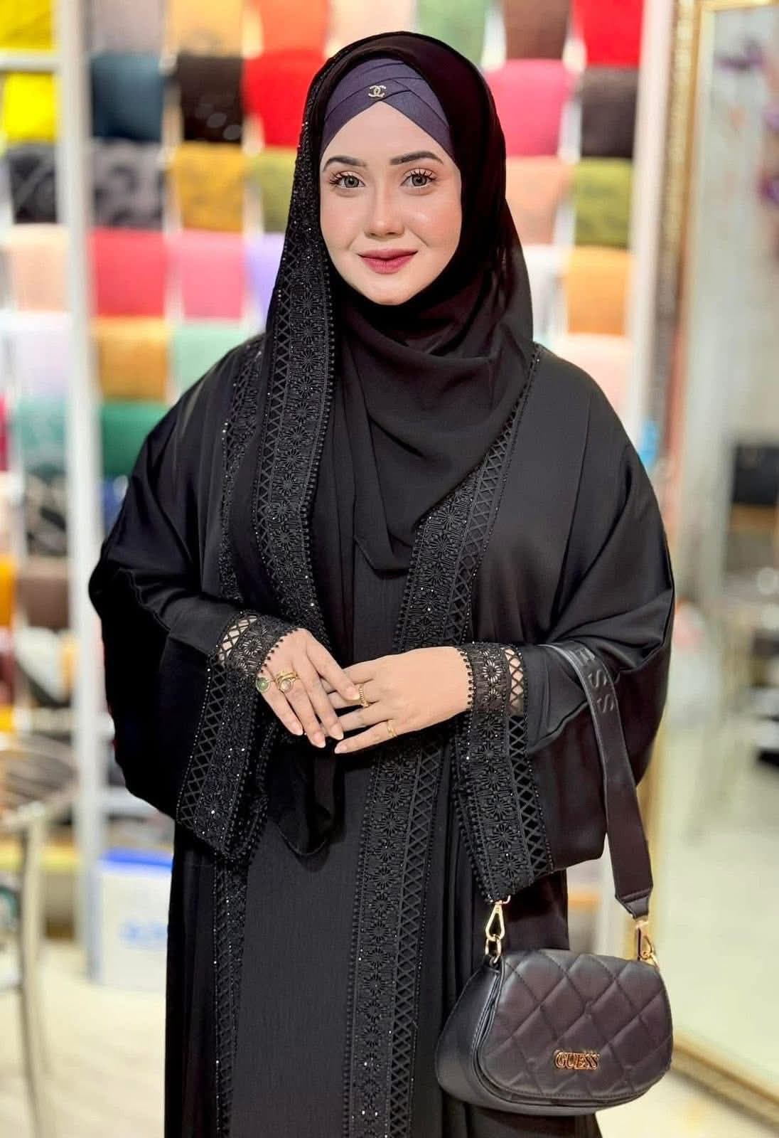 🖤✨ এক্সক্লুসিভ অরিজিনাল দুবাই বোরকা – কটি, ইনার & কাজ করা হিজাবসহ ✨🖤